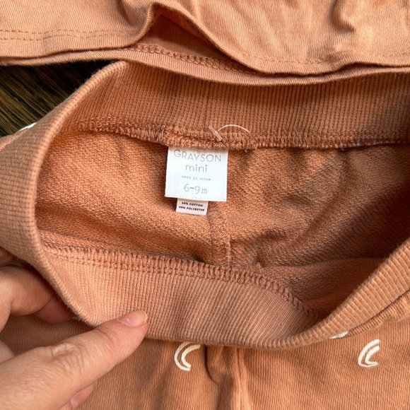 Grayson Mini threads 6-9 month set with pants and short sleeve top peach orange - Picture 3 of 5